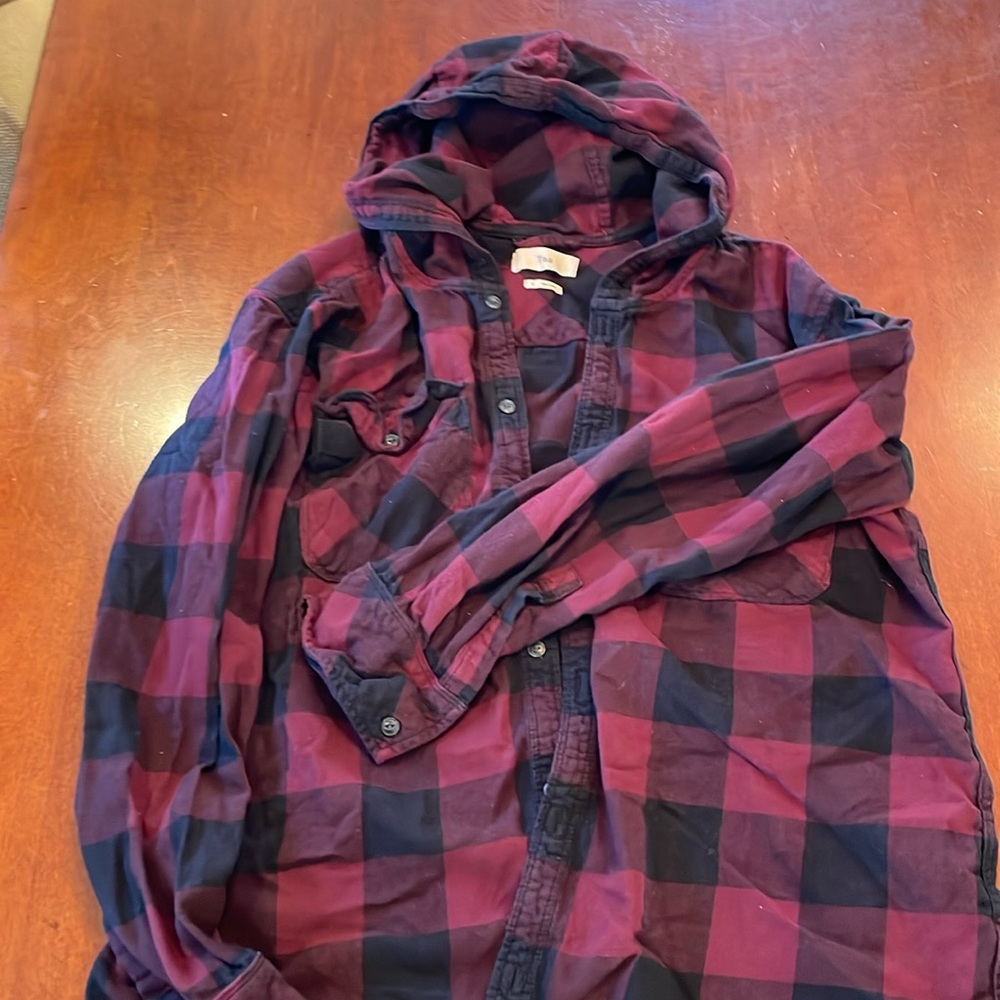 Tna by Aritzia buffalo plaid size large hooded flannel